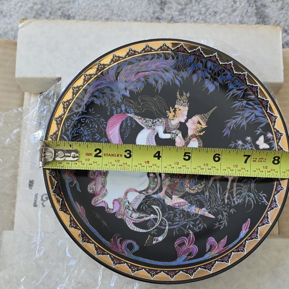 1991 Royal Porcelain Kingdom Of Thailand Collector’s Plate “The Betrothal “ - Picture 10 of 13
